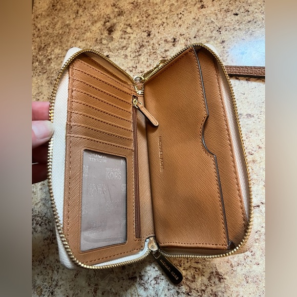 Michael Kors Clutch Wristlet Zip Wallet - Picture 7 of 13